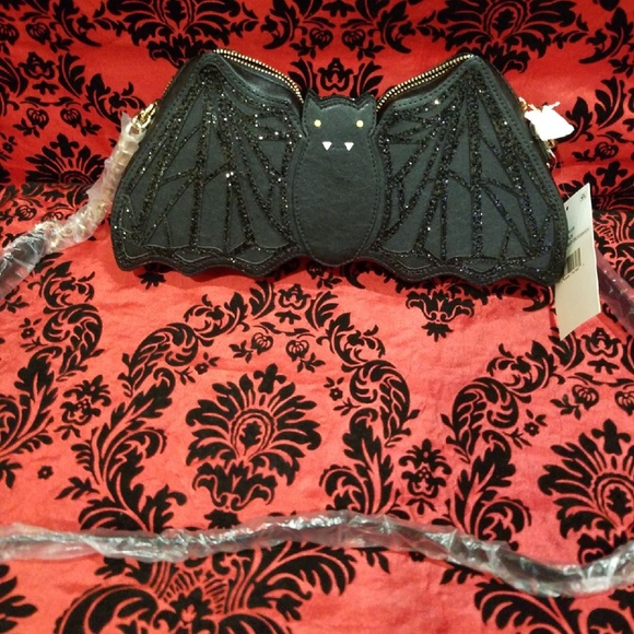 Betsey Johnson Handbags - 🚫SOLD🚫 betsey johnson bat purse bag crossbody